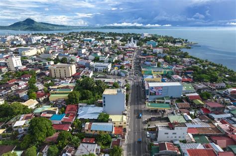 Tacloban City, Leyte .